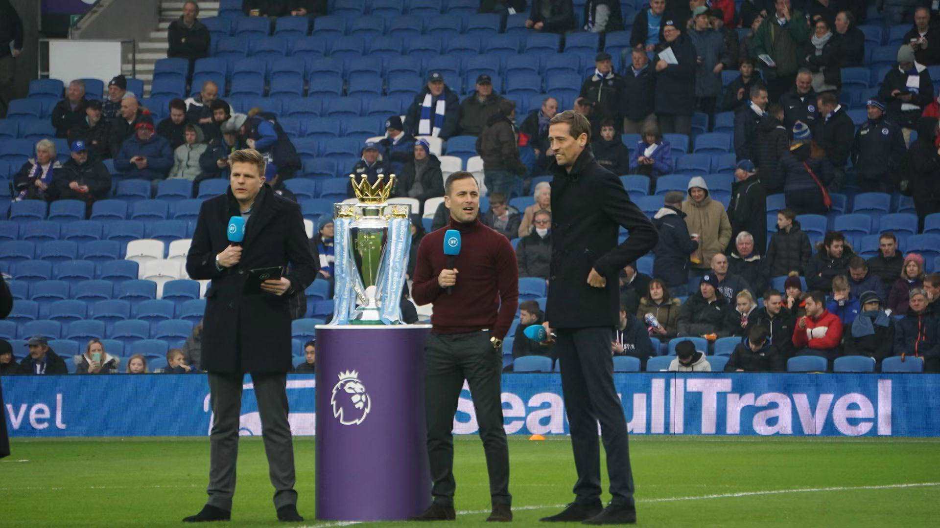 借出色的表 借出色的表